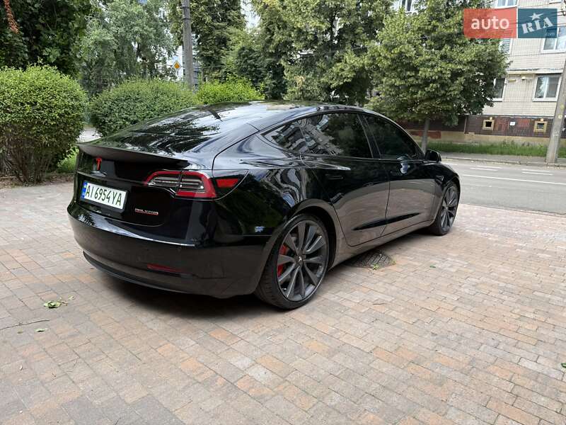 Седан Tesla Model 3 2020 в Києві