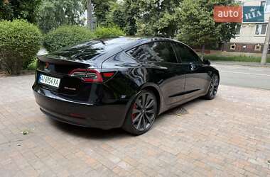 Седан Tesla Model 3 2020 в 