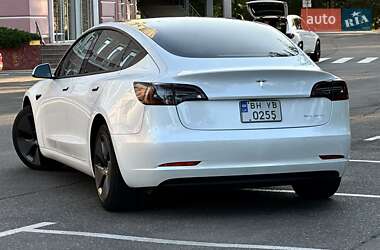 Седан Tesla Model 3 2021 в 