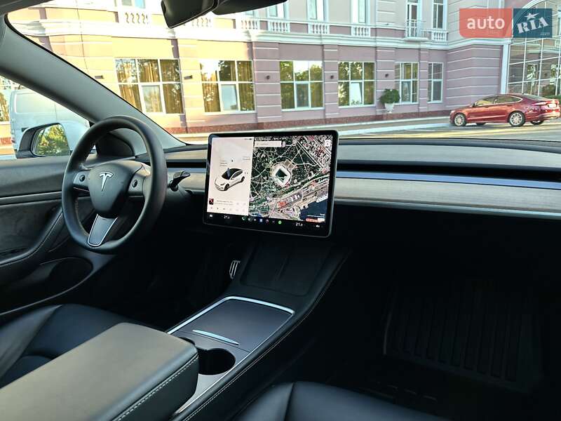 Седан Tesla Model 3 2021 в Одессе