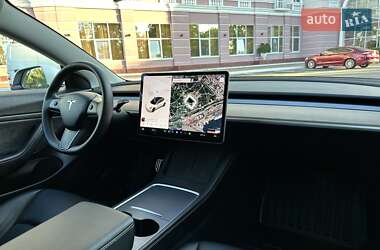 Седан Tesla Model 3 2021 в 