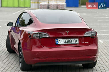Седан Tesla Model 3 2020 в 