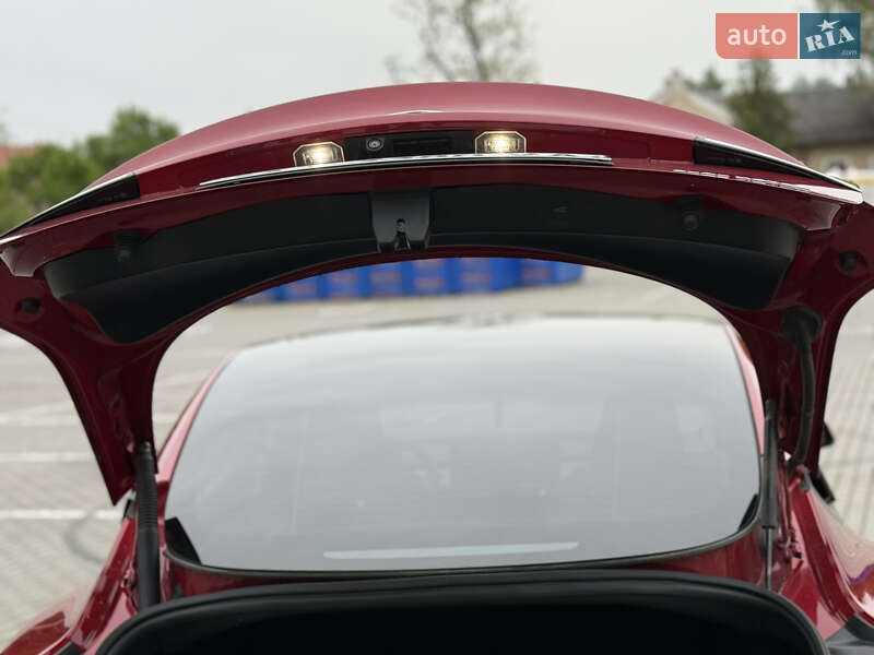 Седан Tesla Model 3 2020 в Коломые
