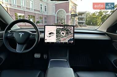 Седан Tesla Model 3 2021 в 