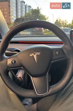Седан Tesla Model 3 2022 в 