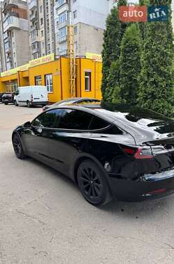 Седан Tesla Model 3 2022 в 