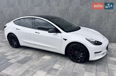 Седан Tesla Model 3 2022 в 