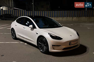 Седан Tesla Model 3 2021 в Киеве