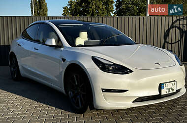 Седан Tesla Model 3 2021 в 