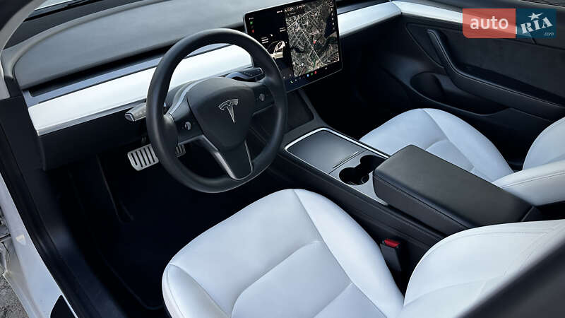 Седан Tesla Model 3 2021 в Кагарлыке
