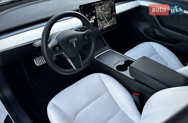 Седан Tesla Model 3 2021 в 
