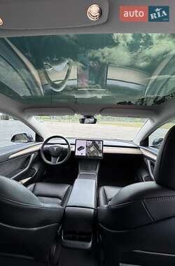 Седан Tesla Model 3 2021 в 