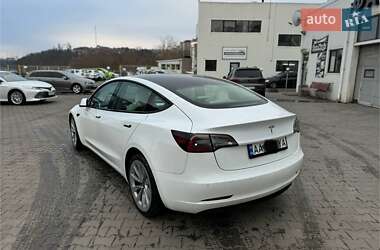 Седан Tesla Model 3 2020 в 