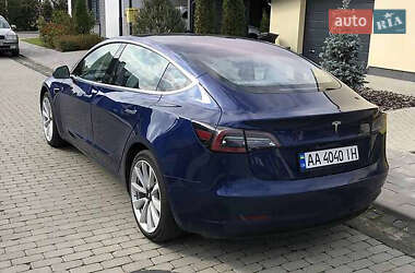 Седан Tesla Model 3 2018 в 