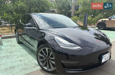 Седан Tesla Model 3 2019 в 