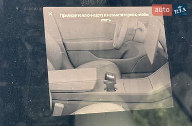 Седан Tesla Model 3 2023 в 