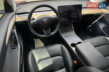 Седан Tesla Model 3 2021 в 
