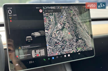 Седан Tesla Model 3 2021 в 