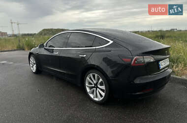 Седан Tesla Model 3 2019 в 