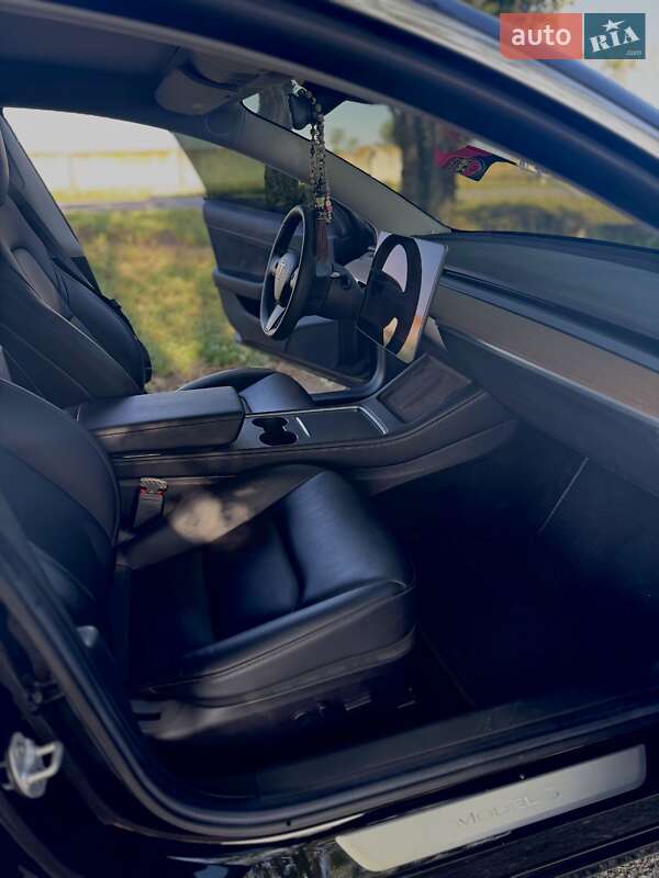Седан Tesla Model 3 2019 в Днепре