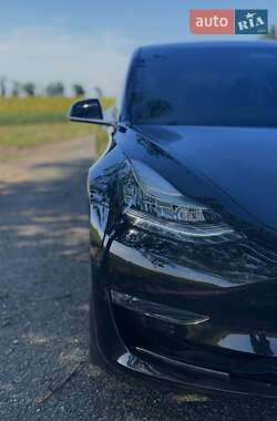 Седан Tesla Model 3 2019 в 