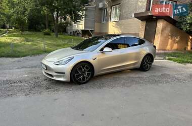 Седан Tesla Model 3 2019 в 