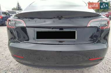 Седан Tesla Model 3 2023 в 