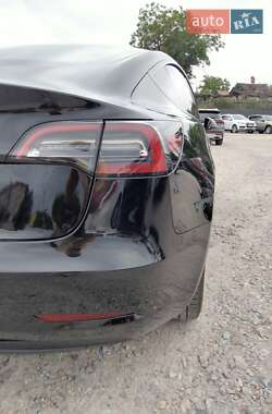 Седан Tesla Model 3 2023 в 