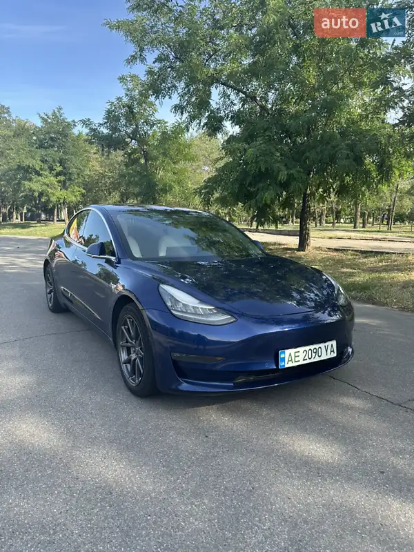Седан Tesla Model 3 2018 в 