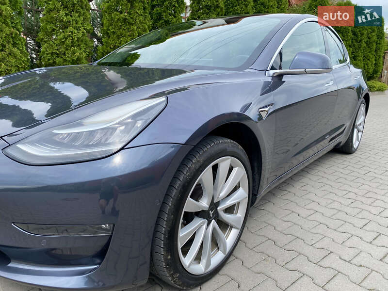 Седан Tesla Model 3 2018 в Хмельницком