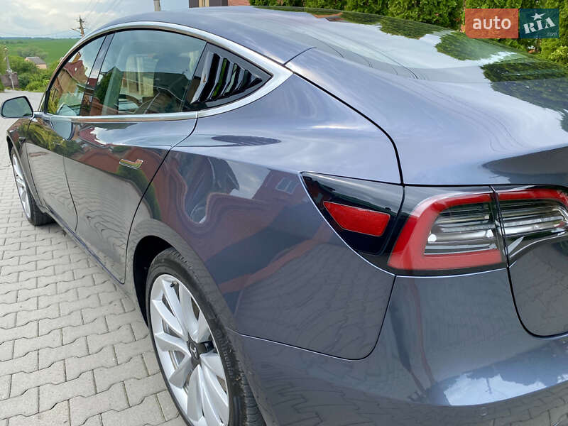 Седан Tesla Model 3 2018 в Хмельницком
