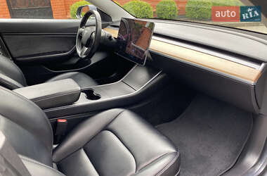 Седан Tesla Model 3 2018 в 