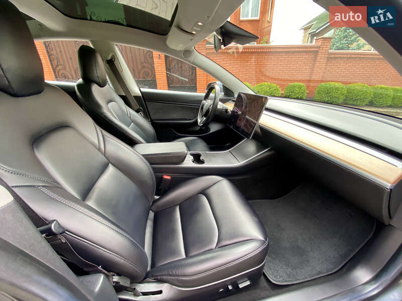 Седан Tesla Model 3 2018 в Хмельницком