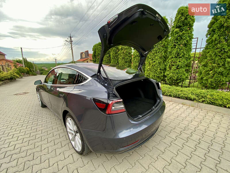 Седан Tesla Model 3 2018 в Хмельницком