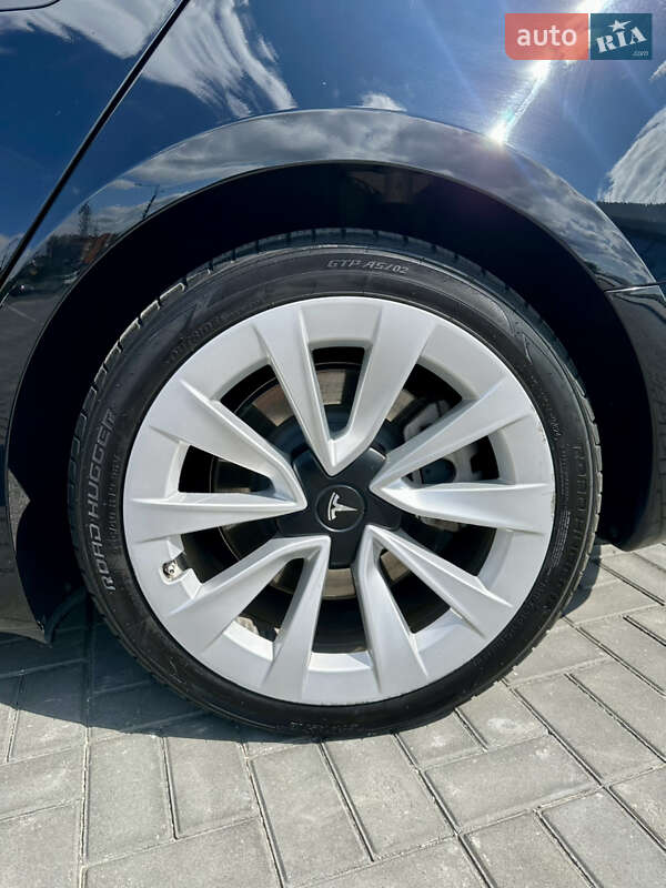 Седан Tesla Model 3 2022 в Днепре