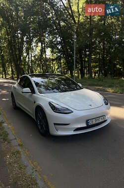Седан Tesla Model 3 2022 в 