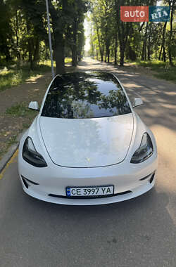 Седан Tesla Model 3 2022 в 