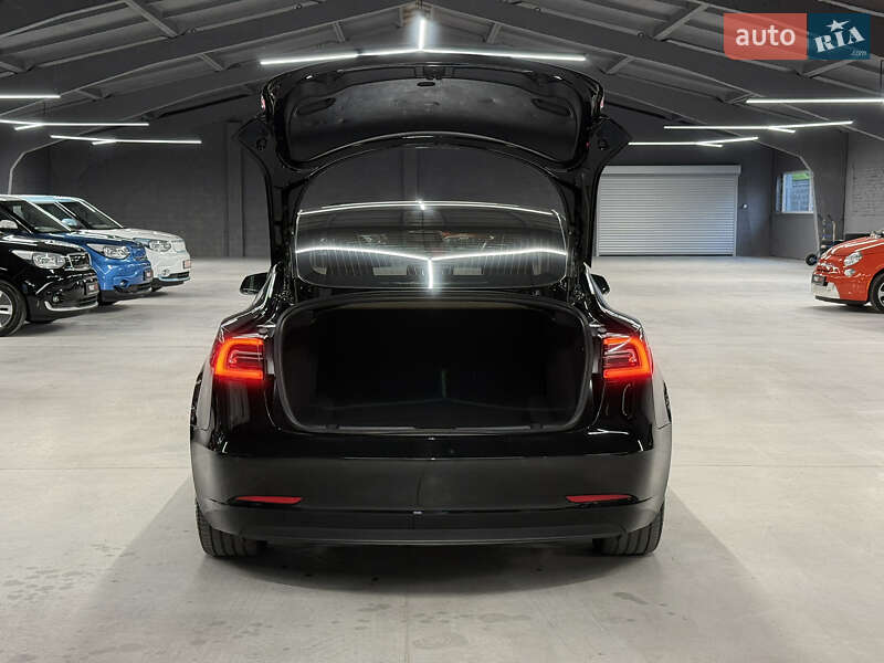 Седан Tesla Model 3 2019 в Владимире