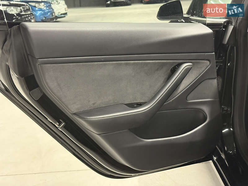 Седан Tesla Model 3 2019 в Владимире