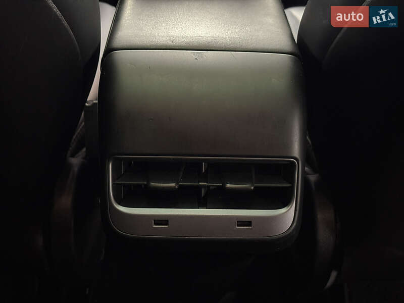 Седан Tesla Model 3 2019 в Владимире