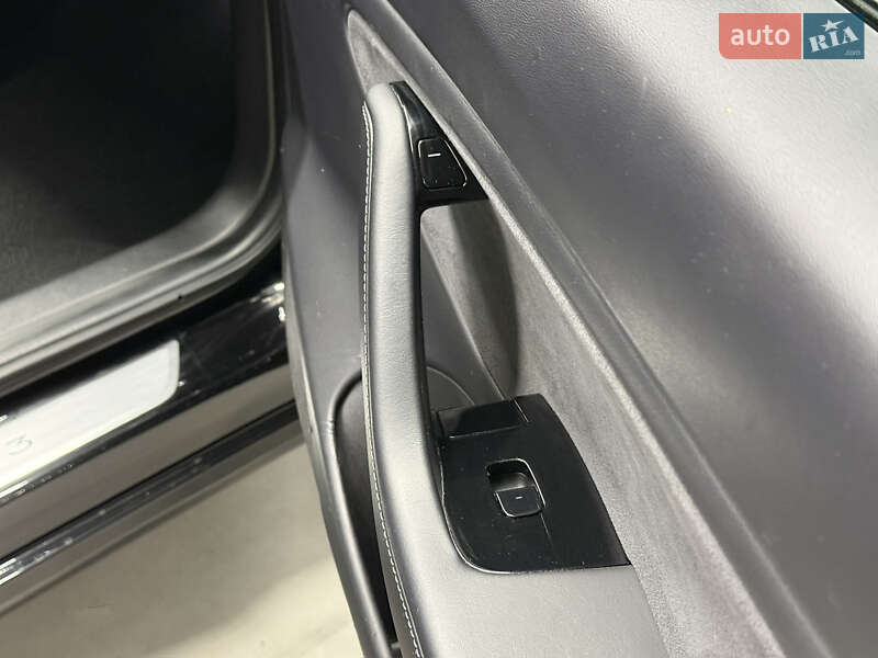 Седан Tesla Model 3 2019 в Владимире