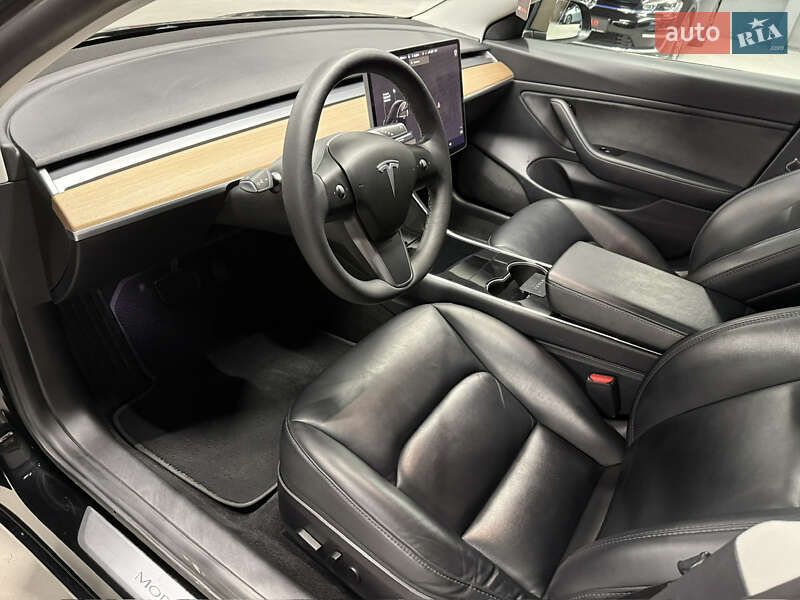 Седан Tesla Model 3 2019 в Владимире