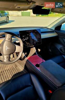 Седан Tesla Model 3 2019 в 