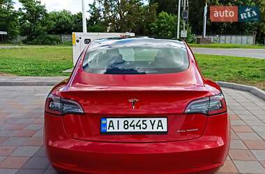 Седан Tesla Model 3 2022 в 