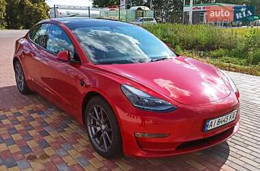Седан Tesla Model 3 2022 в 