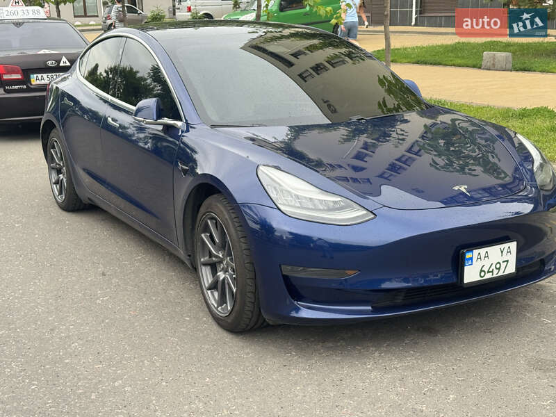 Седан Tesla Model 3 2020 в Києві