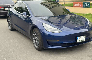 Седан Tesla Model 3 2020 в 
