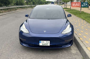 Седан Tesla Model 3 2020 в 