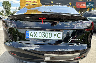 Седан Tesla Model 3 2021 в 