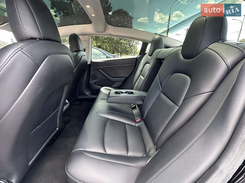 Седан Tesla Model 3 2021 в Харькове